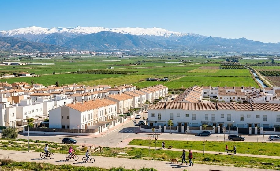 Paisaje residencial de Híjar rodeado de la Vega de Granada